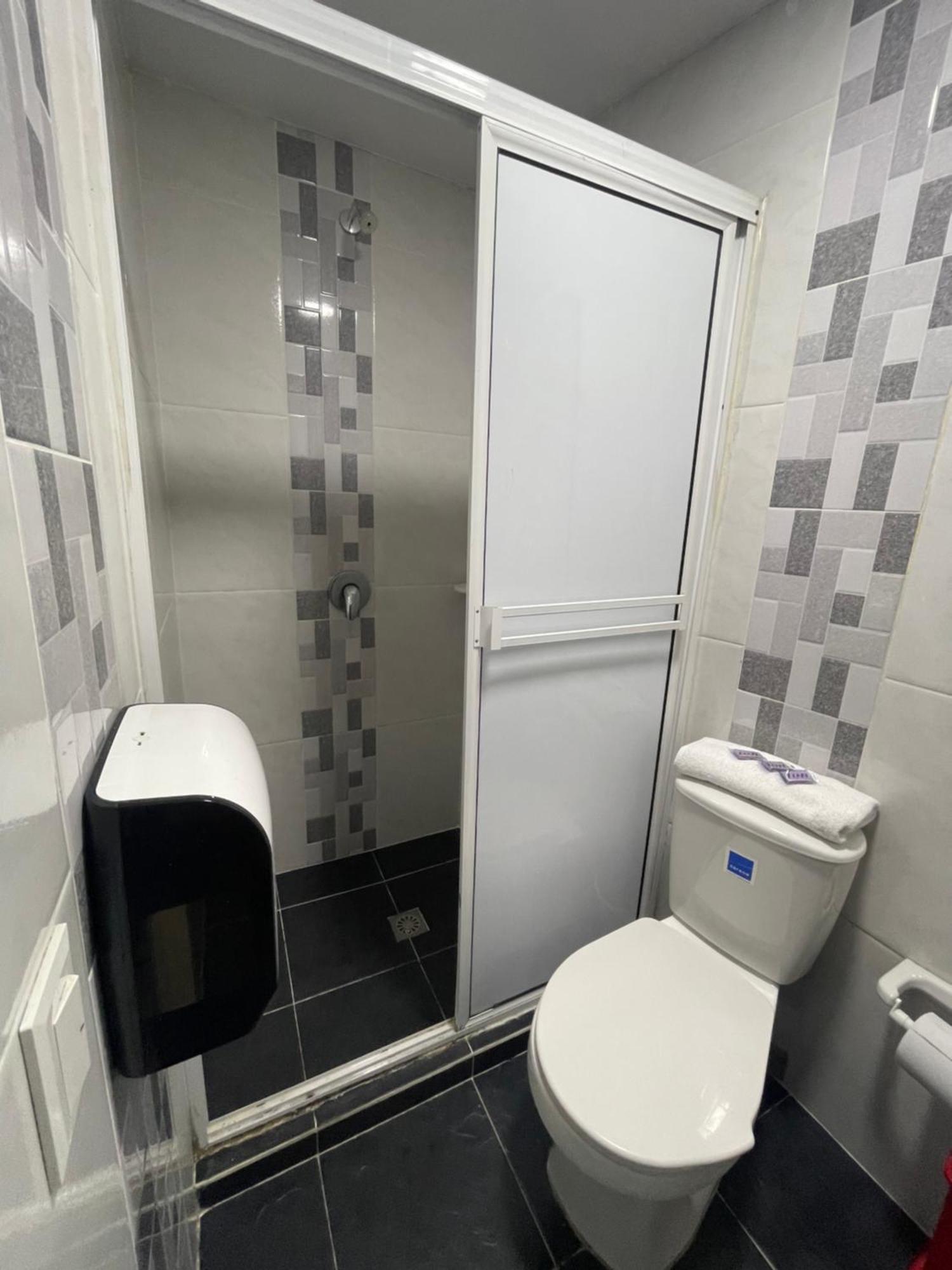 Hotel Select ميديلين المظهر الخارجي الصورة