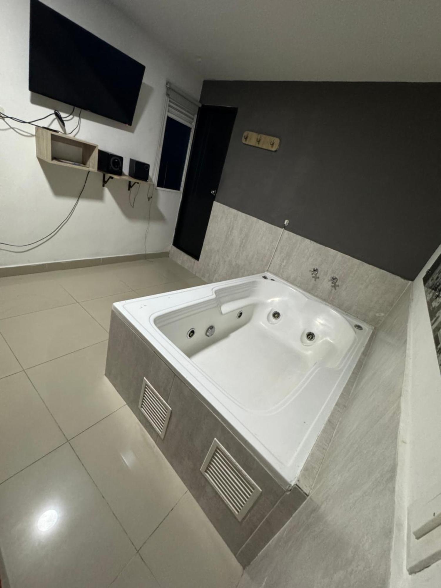 Hotel Select ميديلين المظهر الخارجي الصورة
