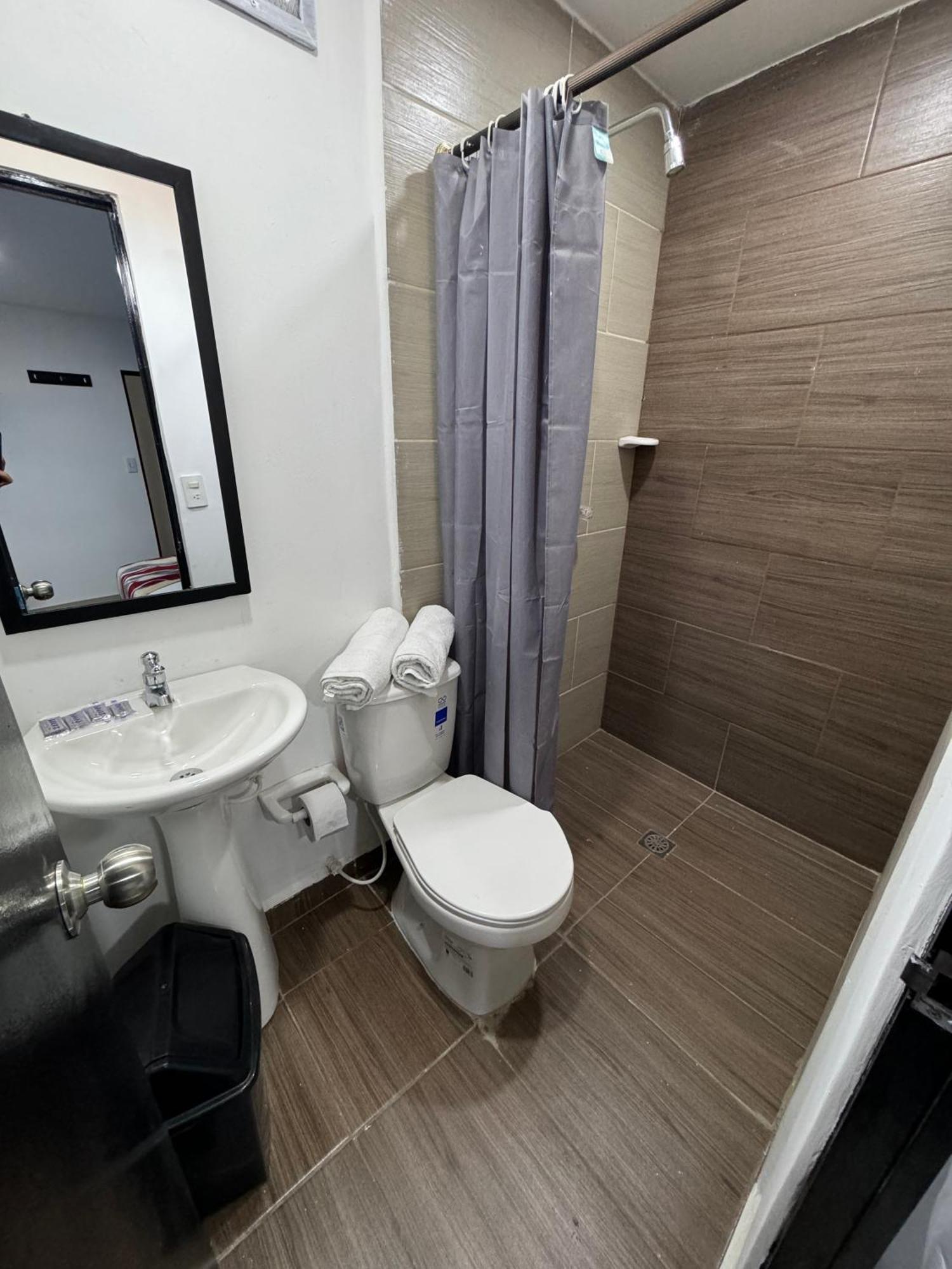 Hotel Select ميديلين المظهر الخارجي الصورة