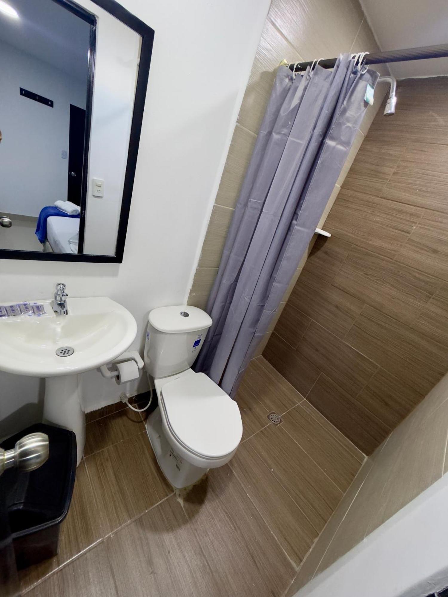 Hotel Select ميديلين المظهر الخارجي الصورة