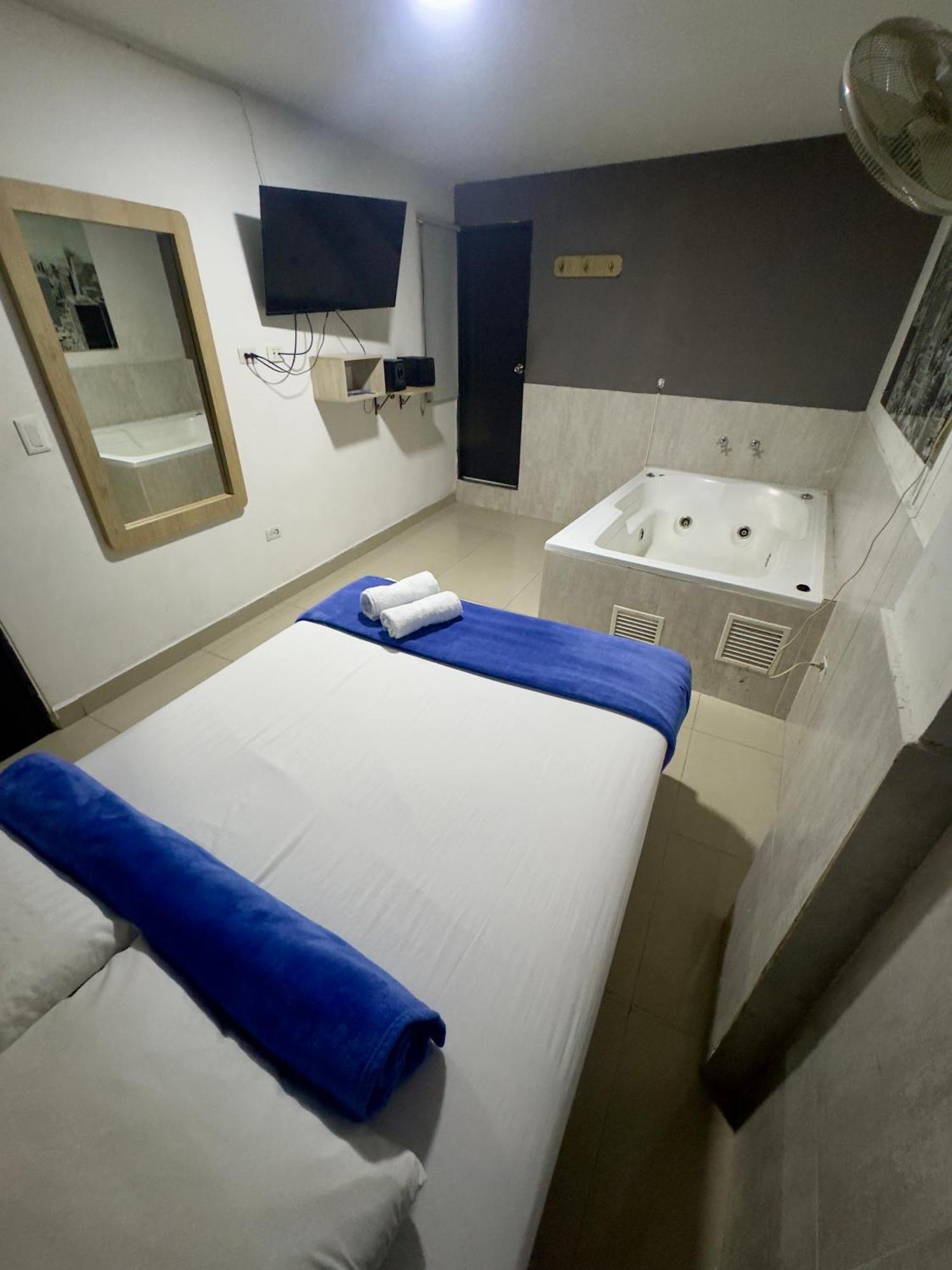 Hotel Select ميديلين المظهر الخارجي الصورة